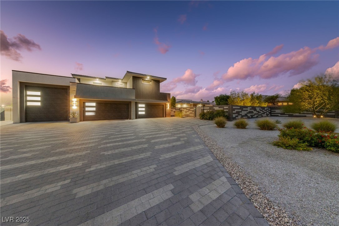 4050 North Tomsik Street