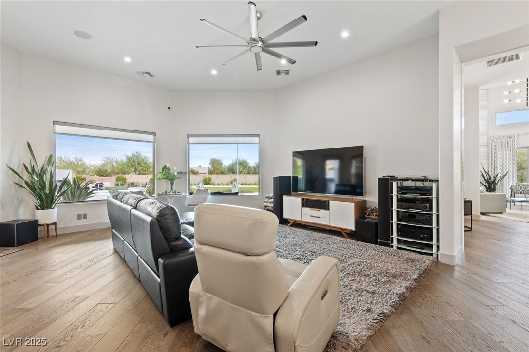 4050 North Tomsik Street