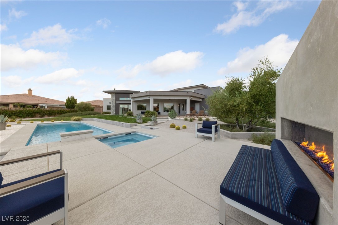 4050 North Tomsik Street