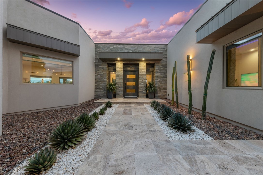 4050 North Tomsik Street