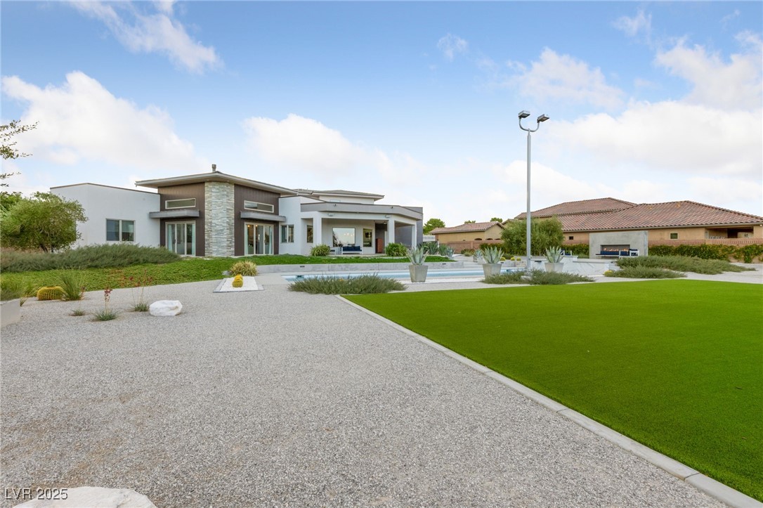 4050 North Tomsik Street