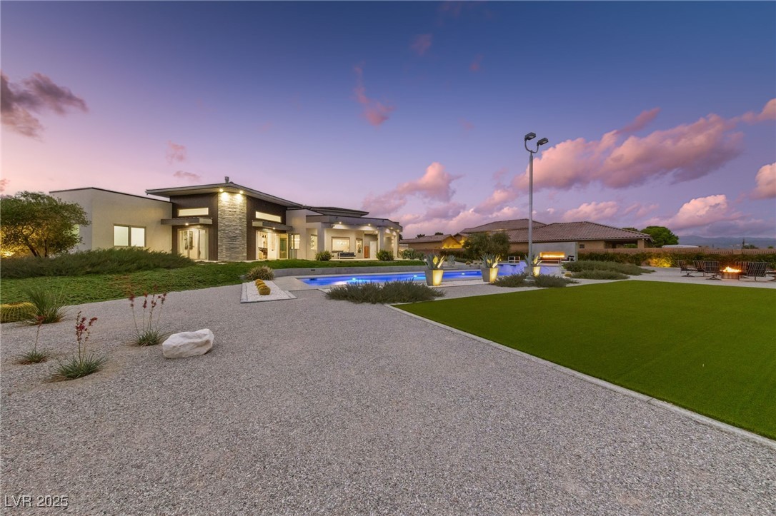 4050 North Tomsik Street