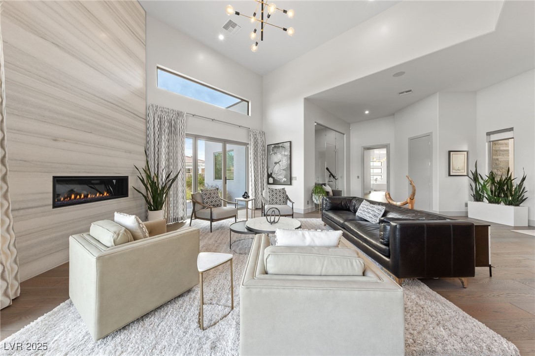 4050 North Tomsik Street