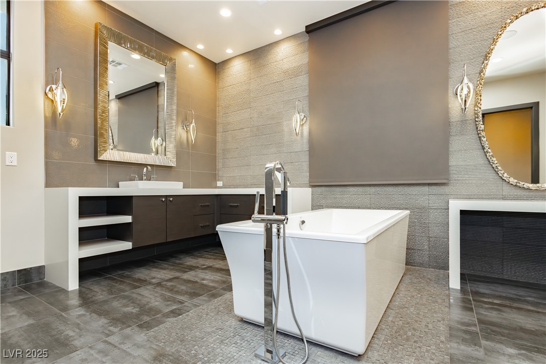 94 Glade Hollow Drive