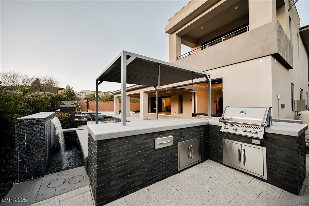 94 Glade Hollow Drive