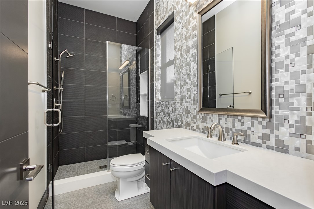 94 Glade Hollow Drive