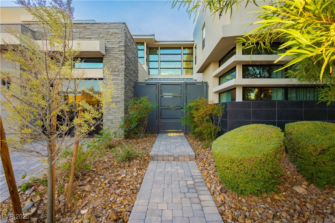 94 Glade Hollow Drive