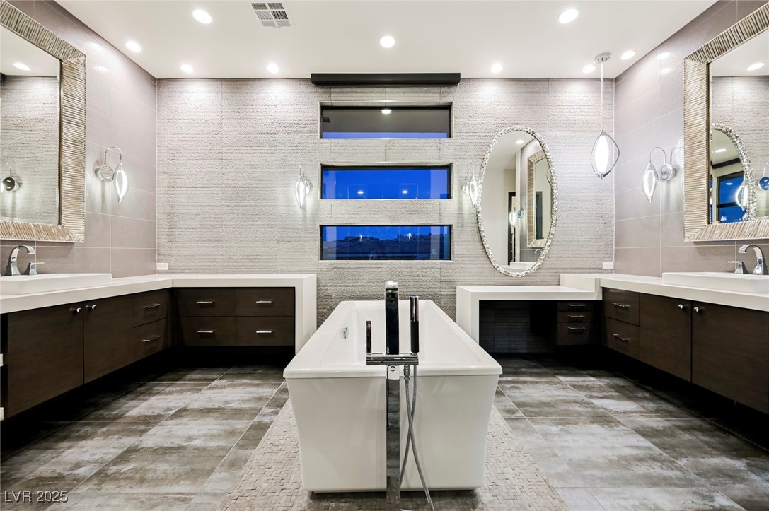 94 Glade Hollow Drive