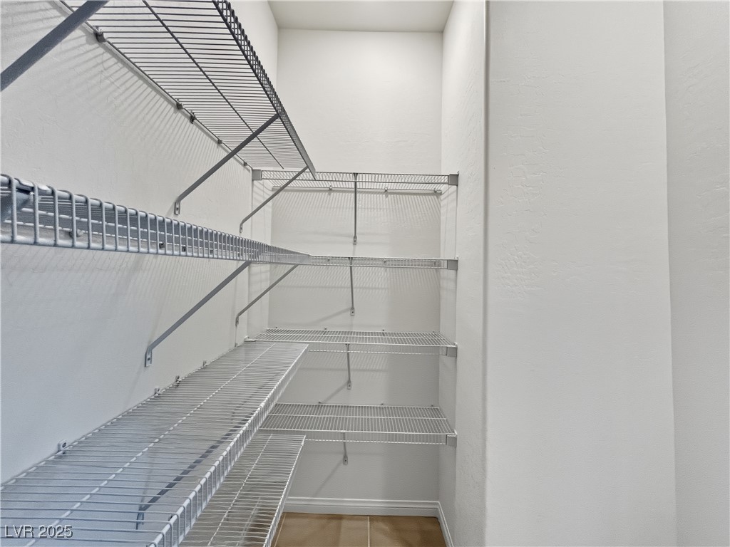 1606 Rock Kestrel Street