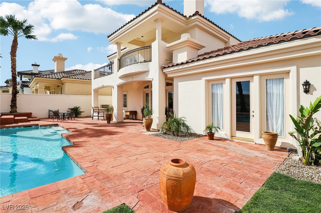 27 Avenida Fiori