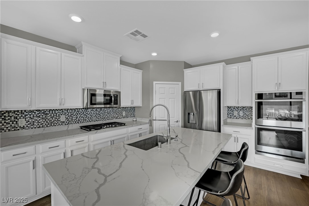 737 Foreign Reef Way