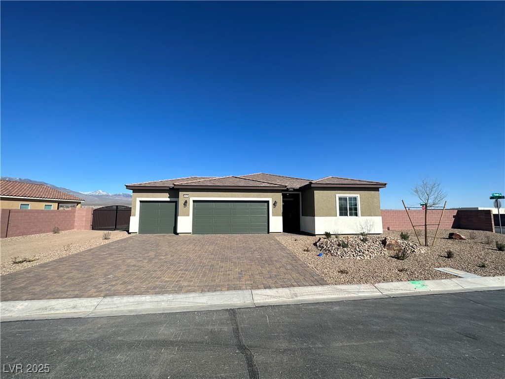 1621 South Pinedale Street