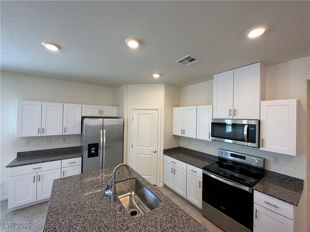 1621 South Pinedale Street