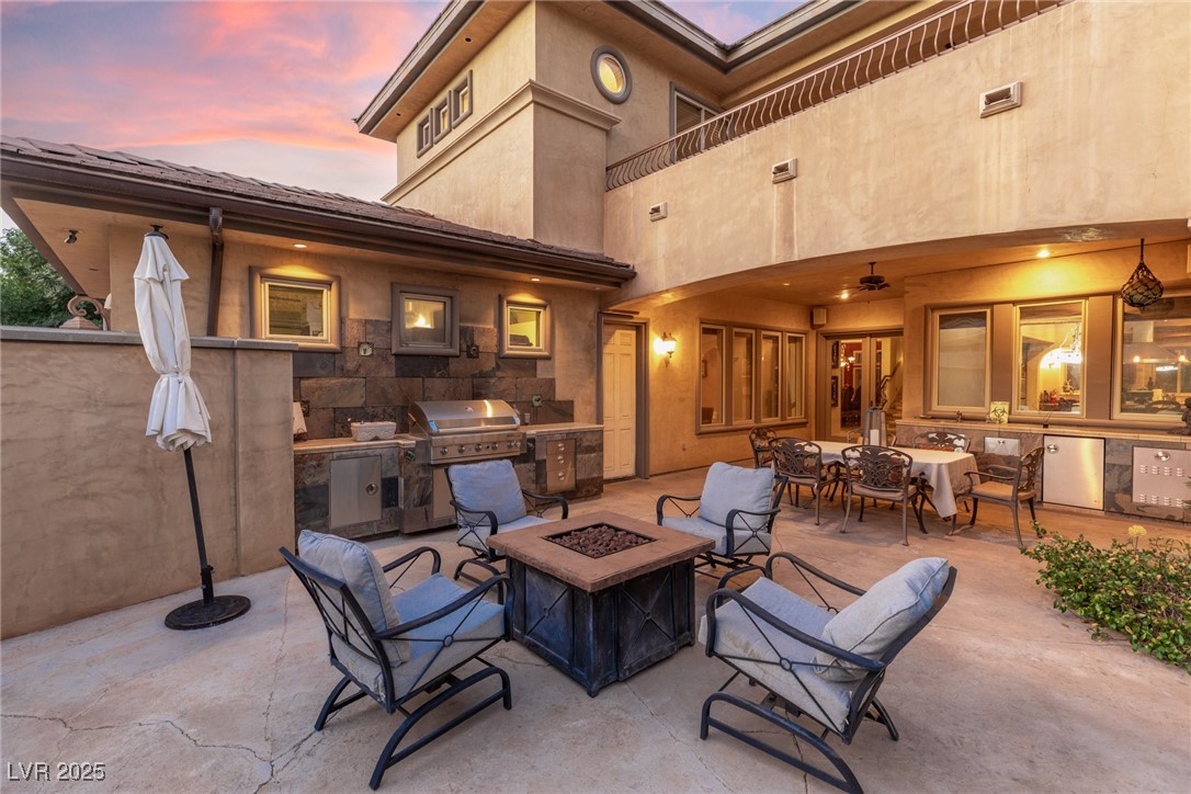 9505 Tournament Canyon Drive