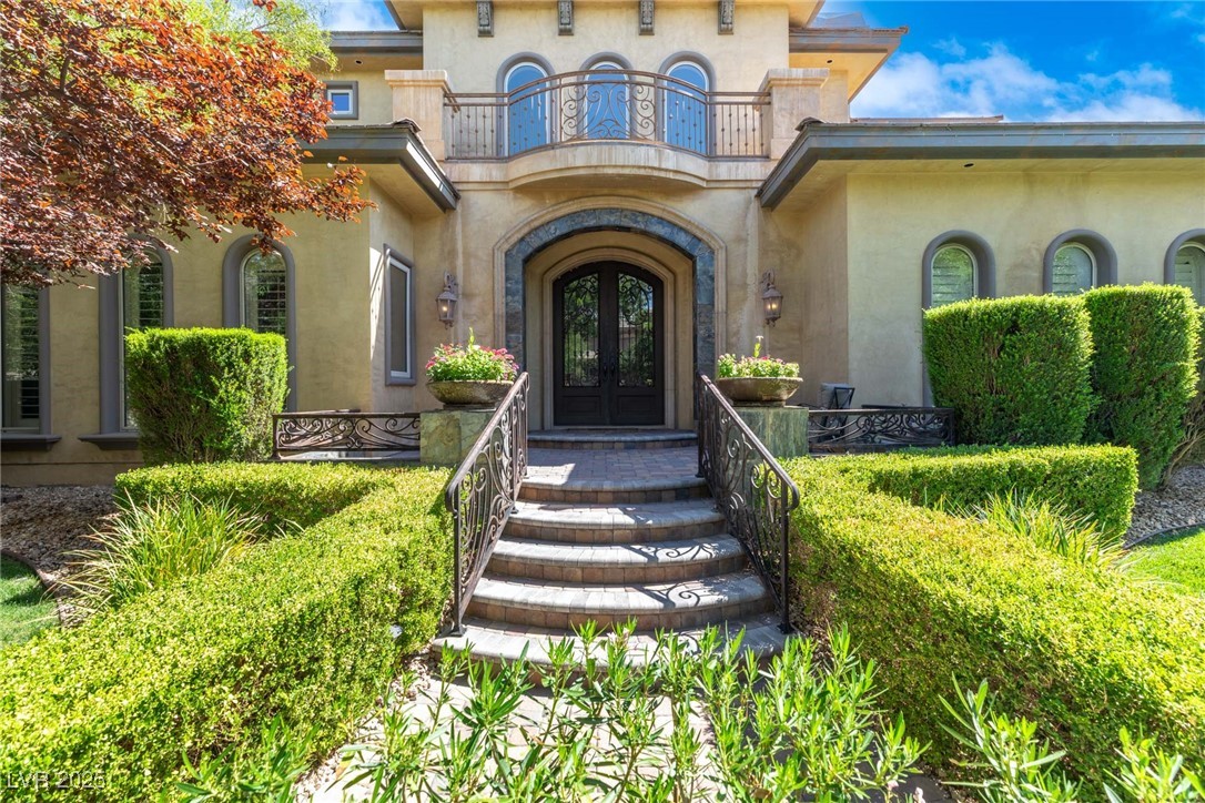 9505 Tournament Canyon Drive