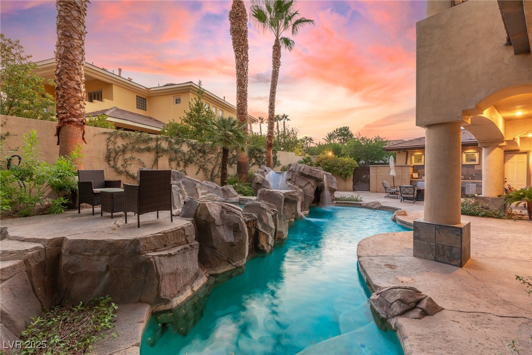 9505 Tournament Canyon Drive