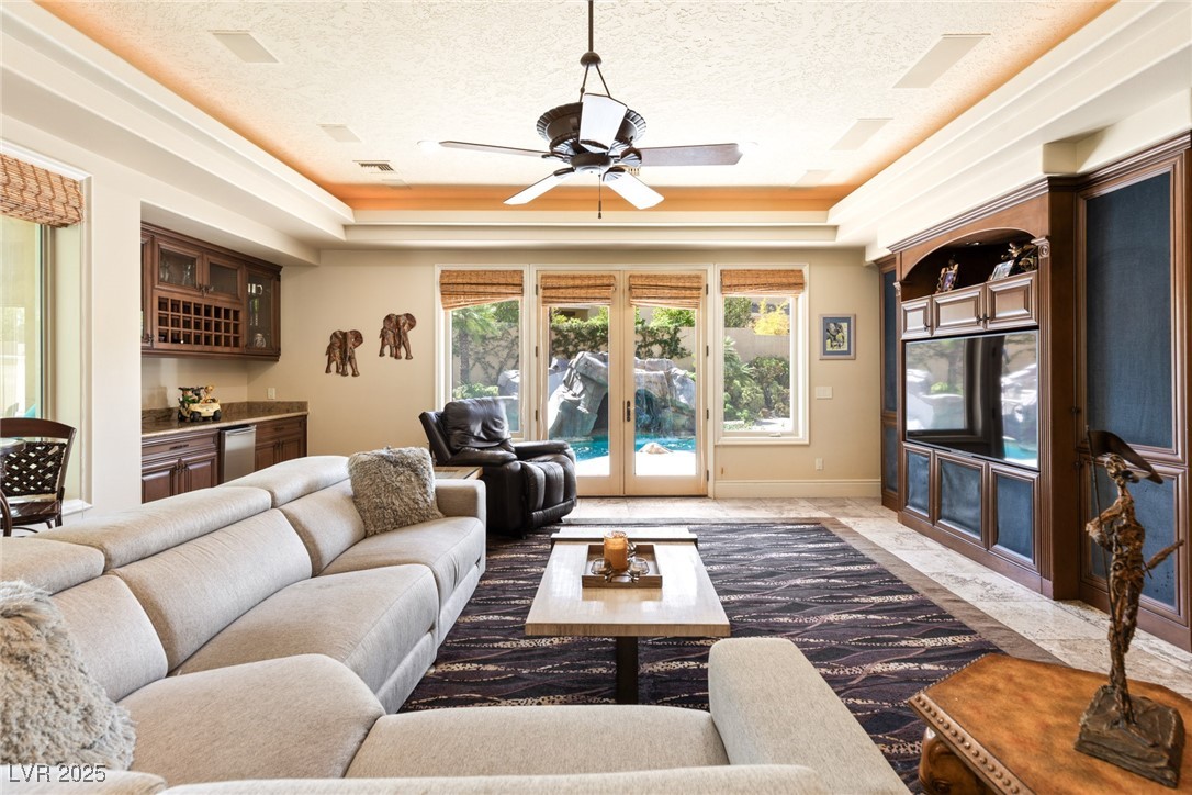 9505 Tournament Canyon Drive