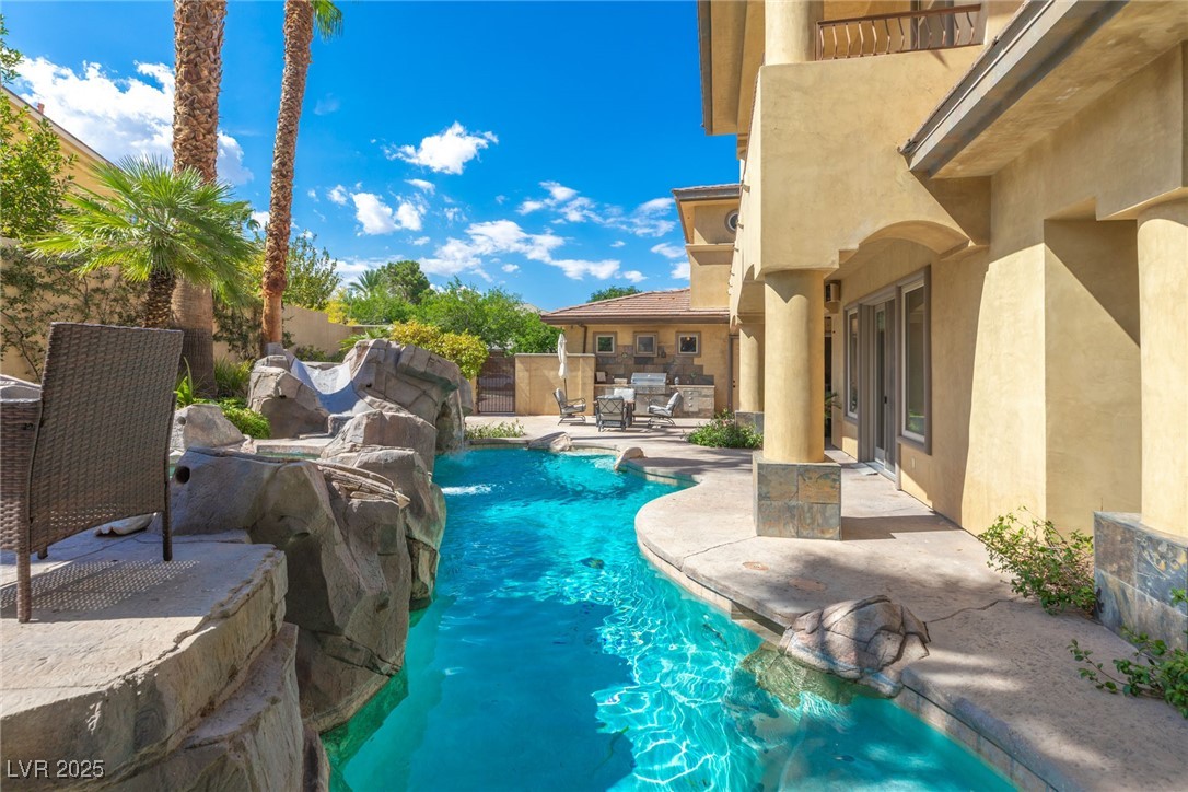 9505 Tournament Canyon Drive