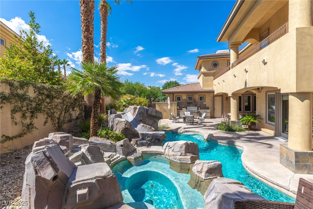 9505 Tournament Canyon Drive