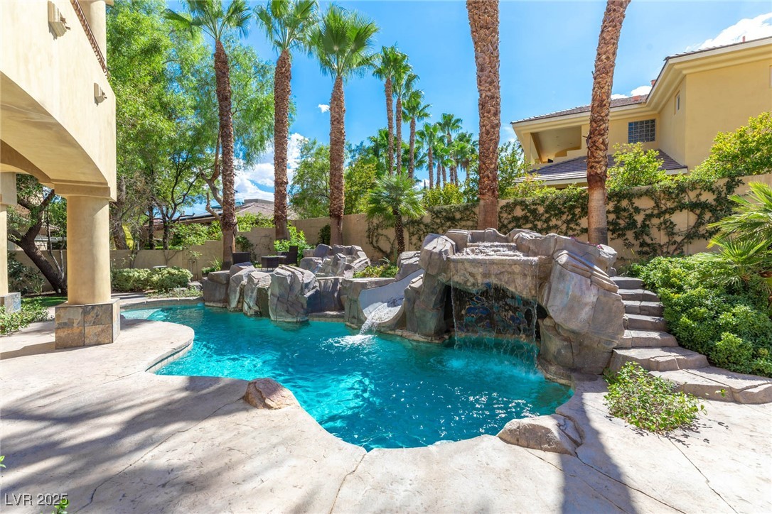 9505 Tournament Canyon Drive