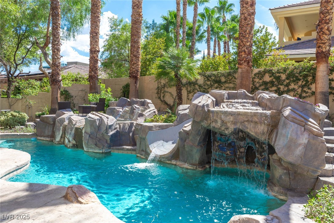 9505 Tournament Canyon Drive