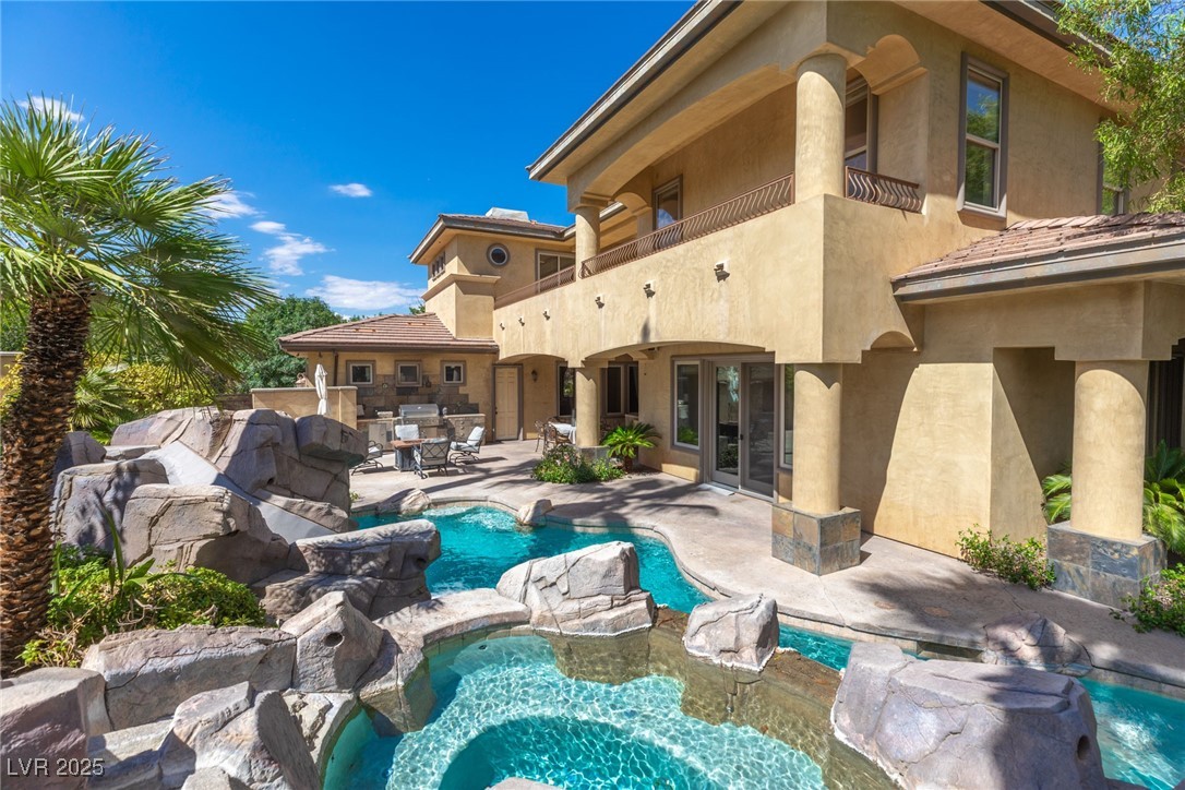 9505 Tournament Canyon Drive