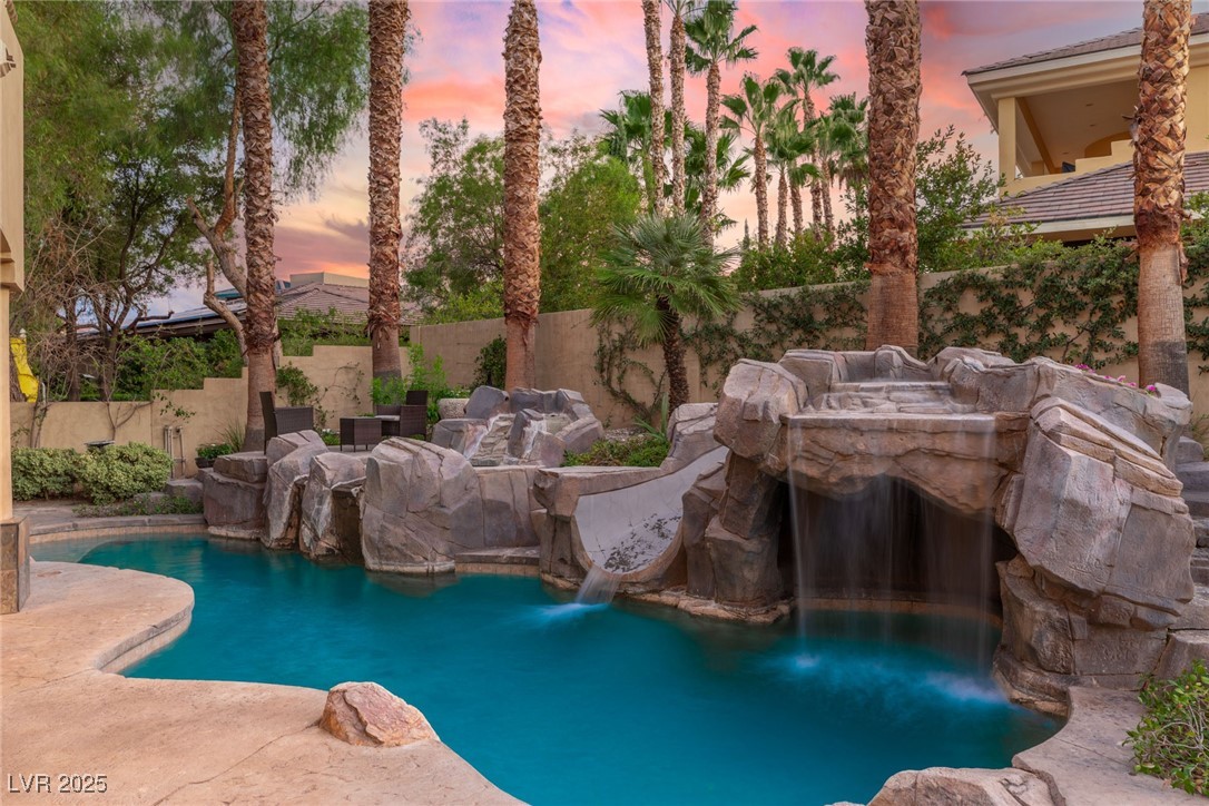 9505 Tournament Canyon Drive