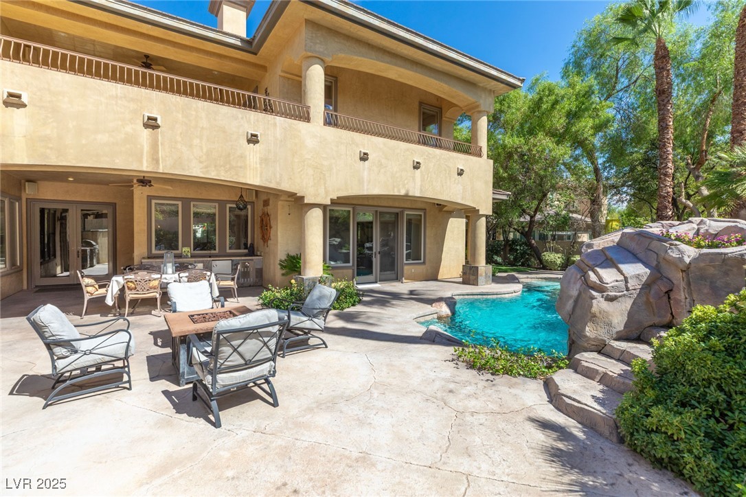 9505 Tournament Canyon Drive