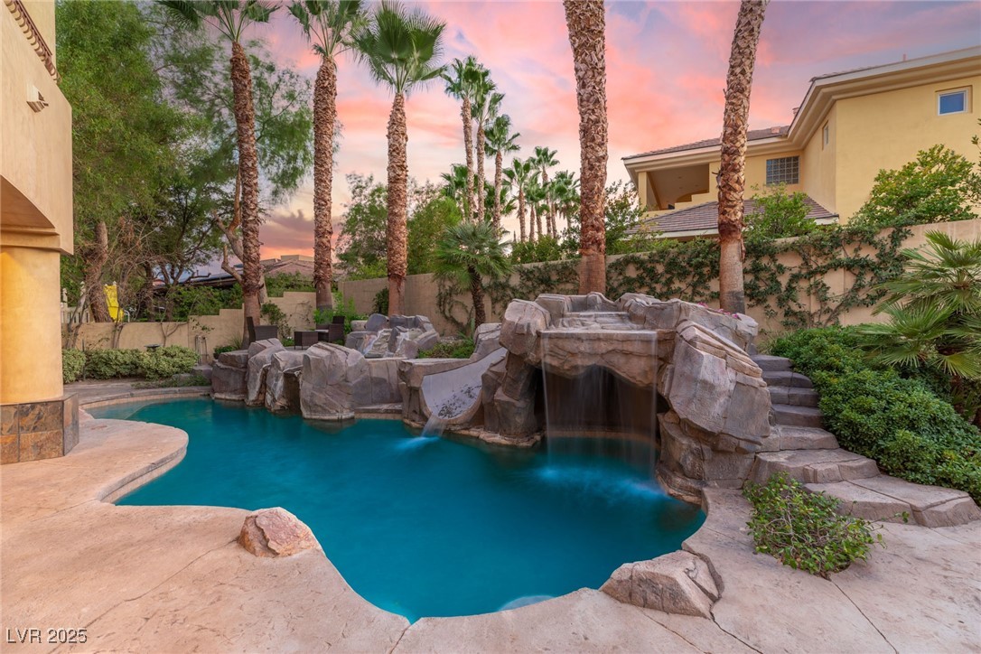 9505 Tournament Canyon Drive