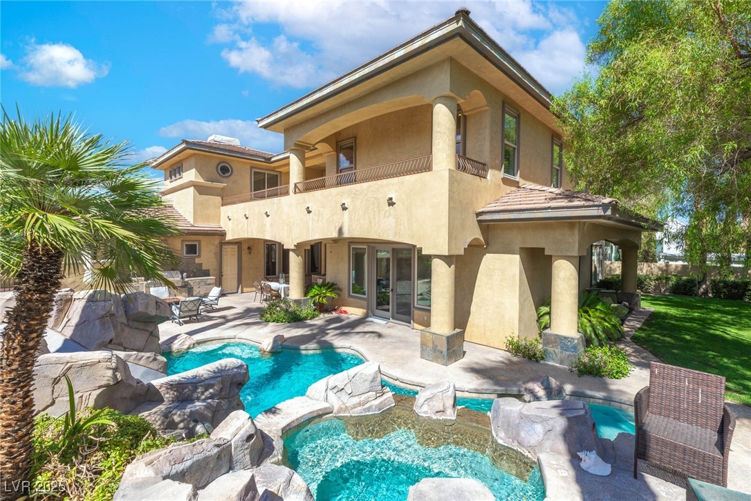 9505 Tournament Canyon Drive