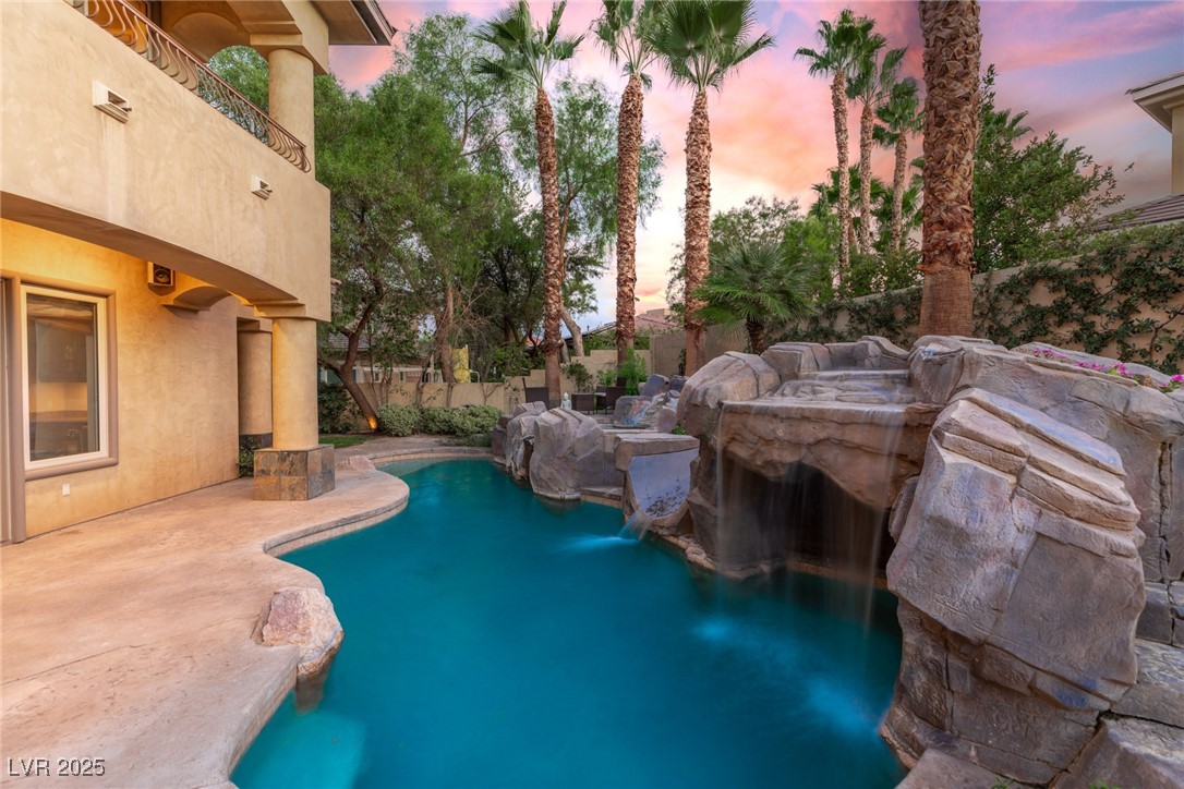 9505 Tournament Canyon Drive