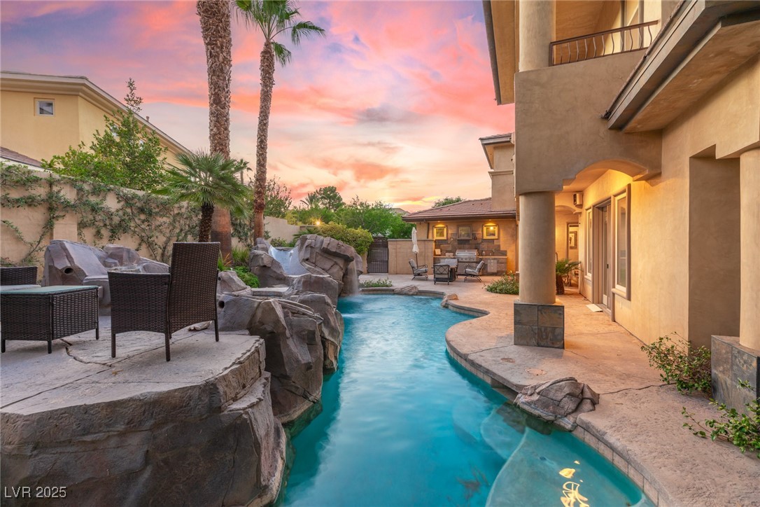 9505 Tournament Canyon Drive