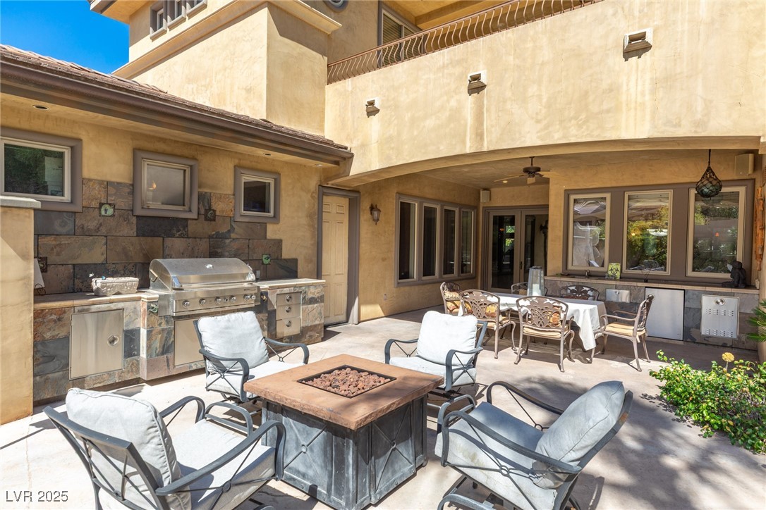 9505 Tournament Canyon Drive