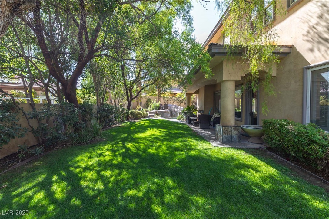 9505 Tournament Canyon Drive