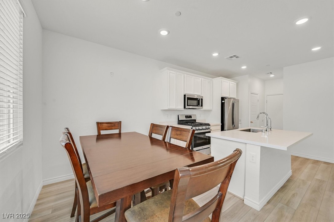 8852 Flora Run Avenue