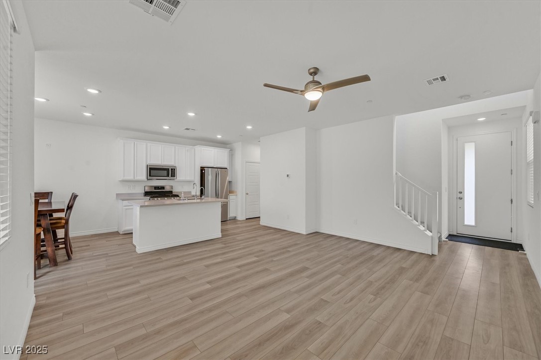 8852 Flora Run Avenue