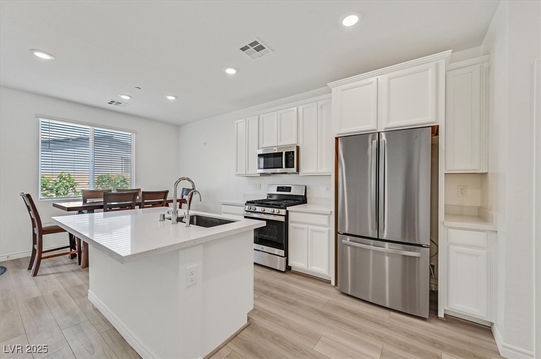 8852 Flora Run Avenue