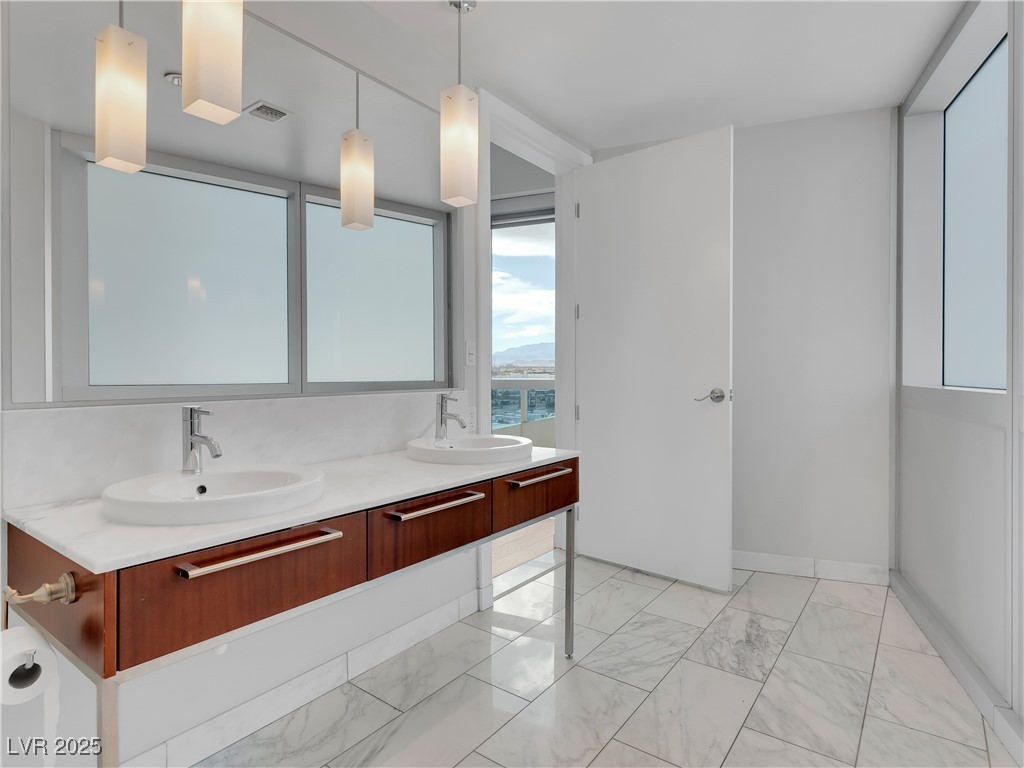 4471 Dean Martin Drive 1001