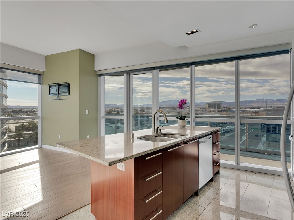 4471 Dean Martin Drive 1001