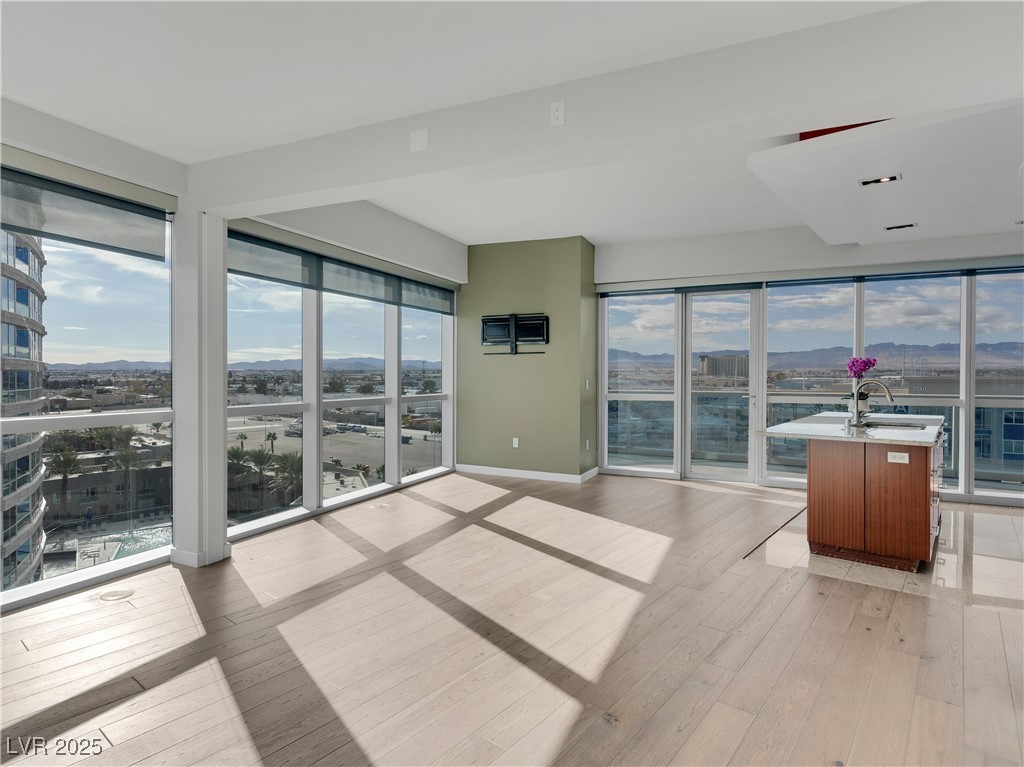 4471 Dean Martin Drive 1001