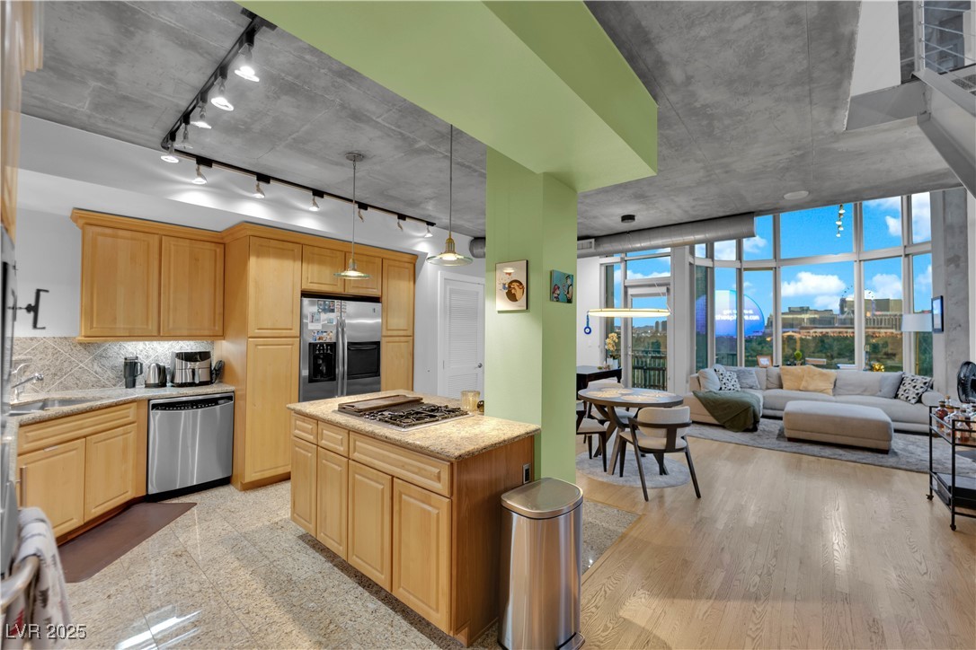 360 East Desert Inn Road 607