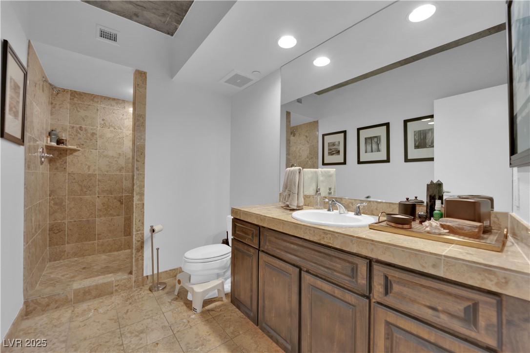 360 East Desert Inn Road 607