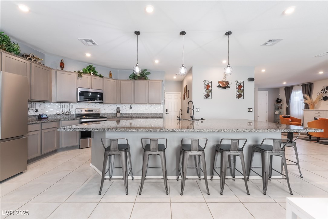 675 Turtleback Falls Avenue