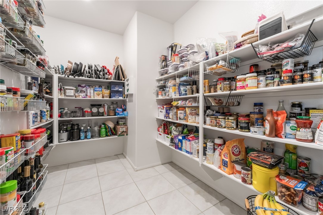 675 Turtleback Falls Avenue