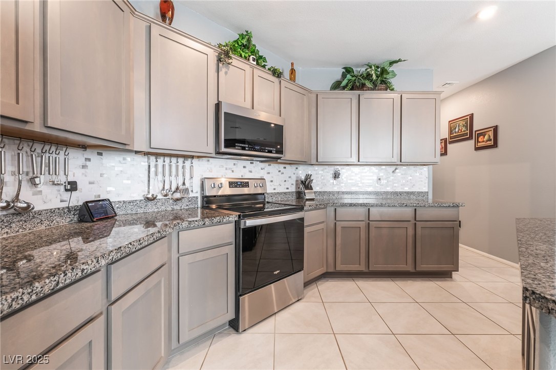 675 Turtleback Falls Avenue