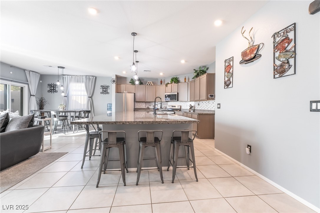 675 Turtleback Falls Avenue