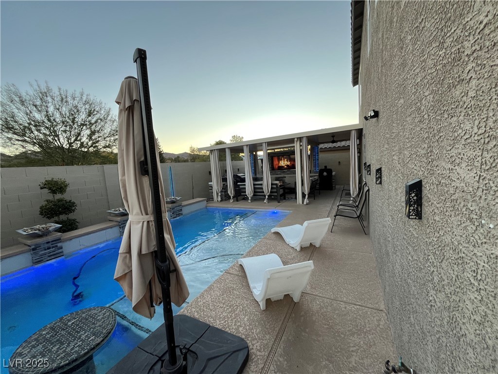 675 Turtleback Falls Avenue