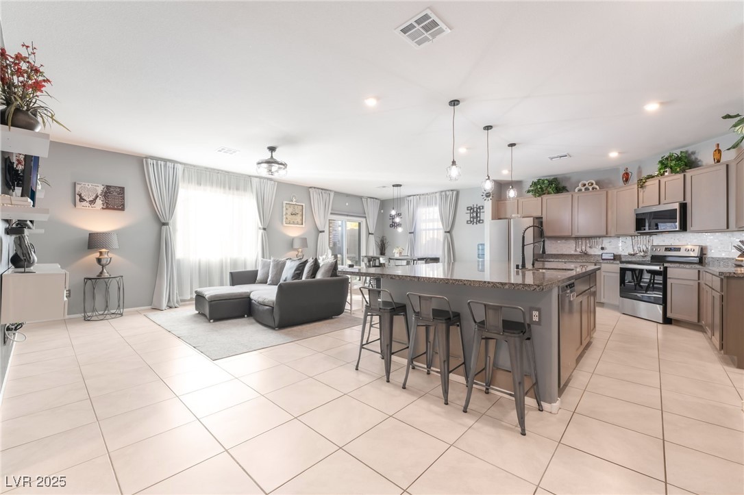 675 Turtleback Falls Avenue