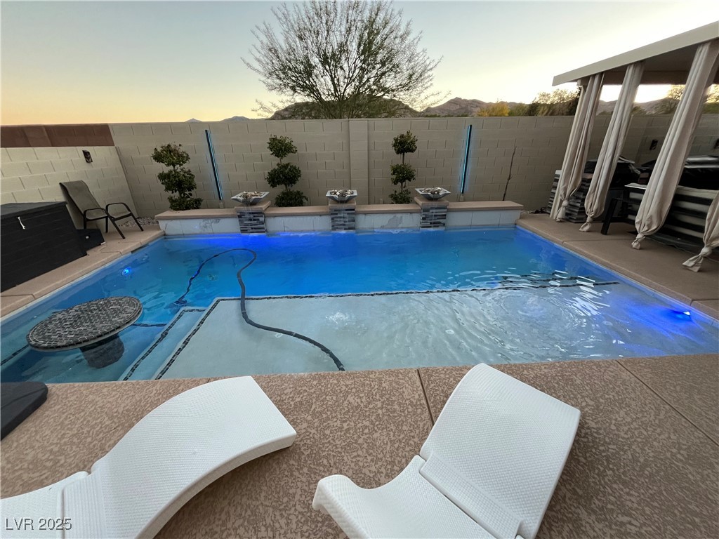 675 Turtleback Falls Avenue