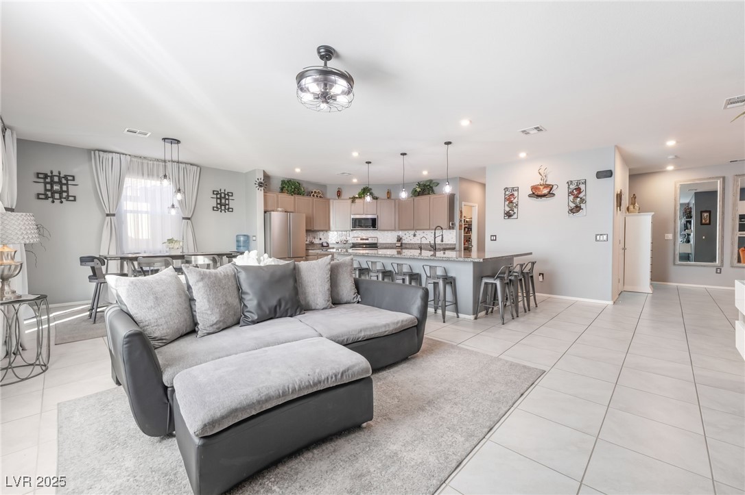 675 Turtleback Falls Avenue